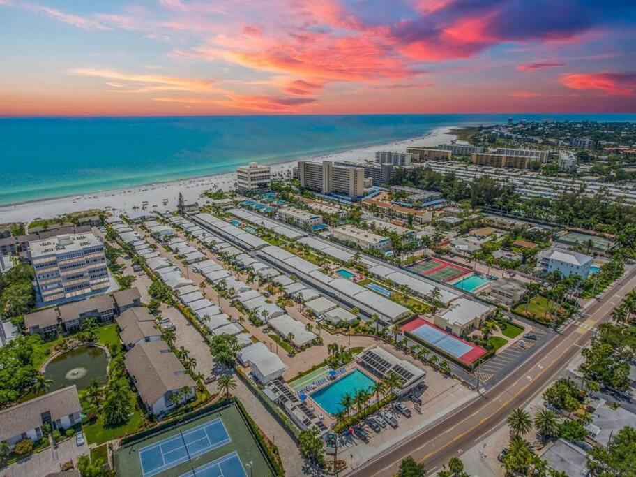 Siesta Key Haven - Beachside Pool Villa Exterior foto